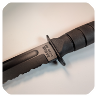 USMC SHORT Knife 02-1258 – funda Kydex (Negro)