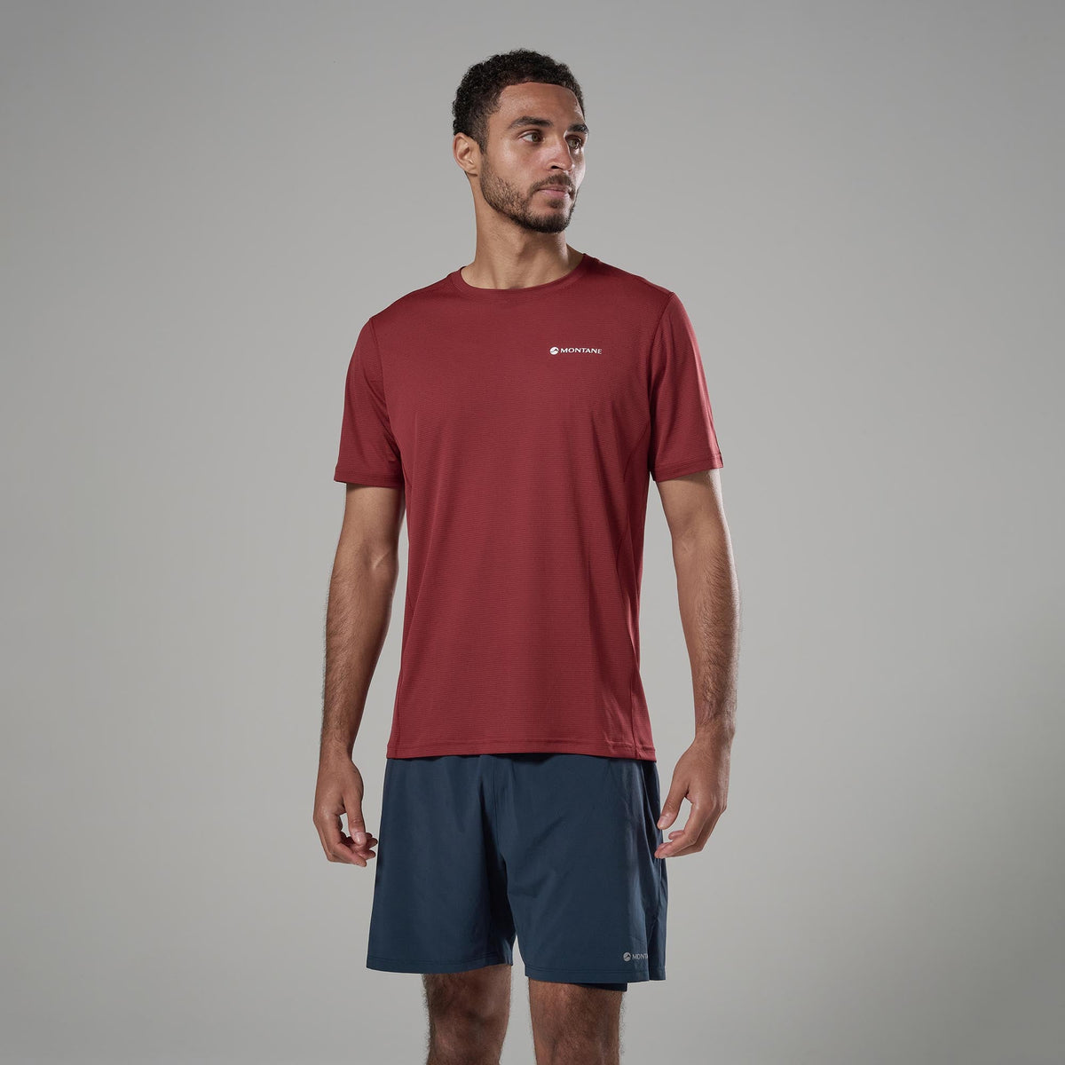 Dart Nano T-Shirt Dark Maple para hombre, vista de uso frontal