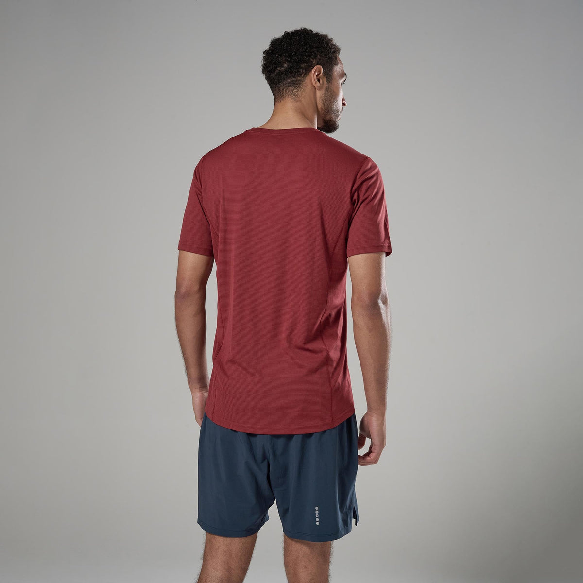 Dart Nano T-Shirt Dark Maple para hombre, vista posterior