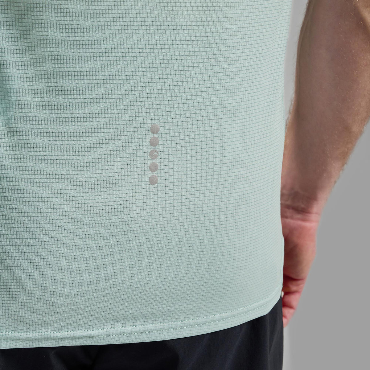 Dart Nano T-Shirt Sea Mist para hombre, detalle de ajuste