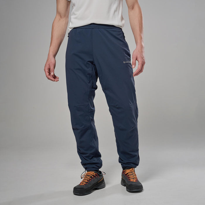 Pantalón Khamsin Lite Eclipse Blue para hombre puesto, vista frontal