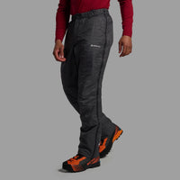 Pantalón Fortes Lite Midnight Grey para hombre, detalle en uso