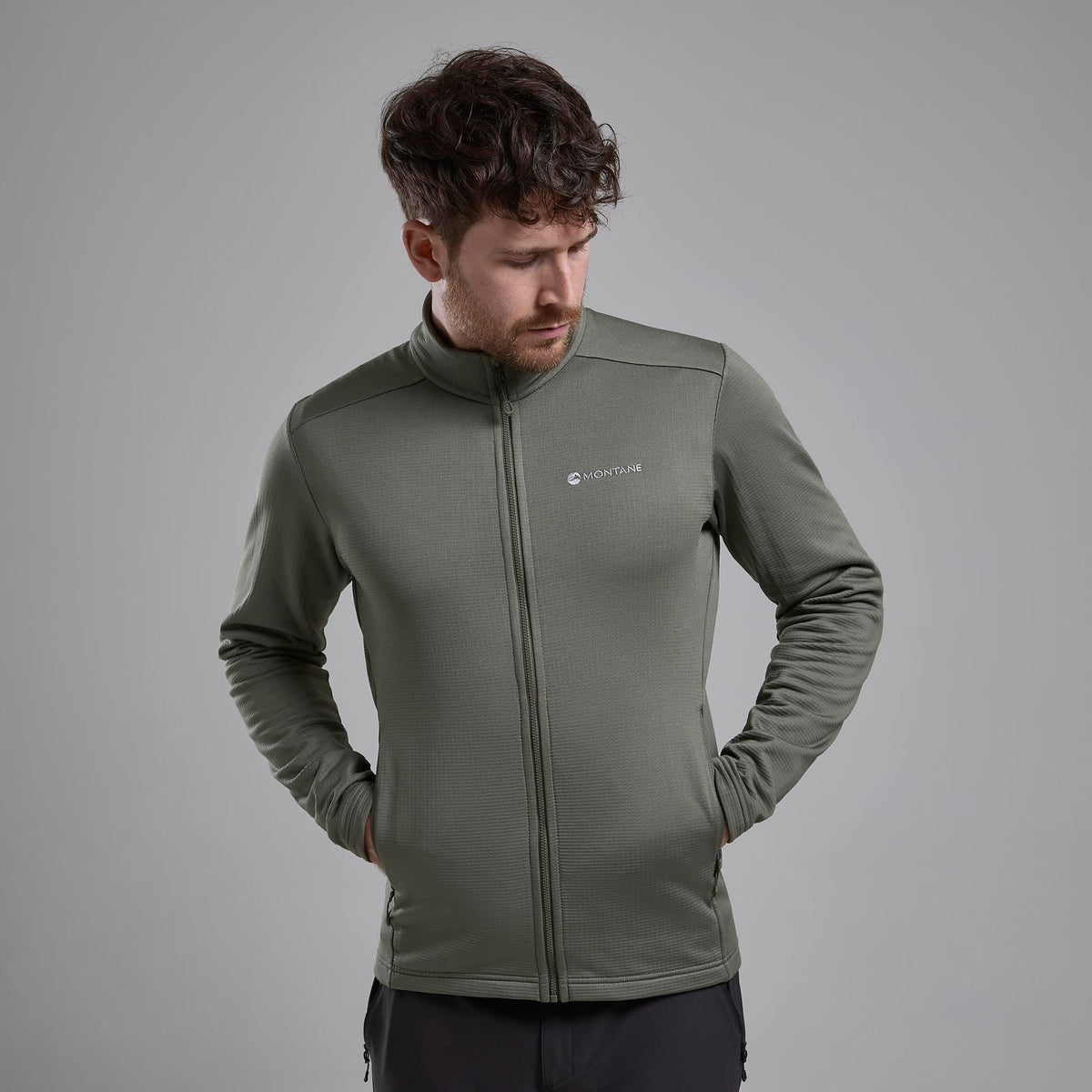 Protium Fleece Jacket para hombre Caper, vista en uso
