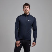 Protium Fleece Jacket para hombre Eclipse Blue, vista en uso